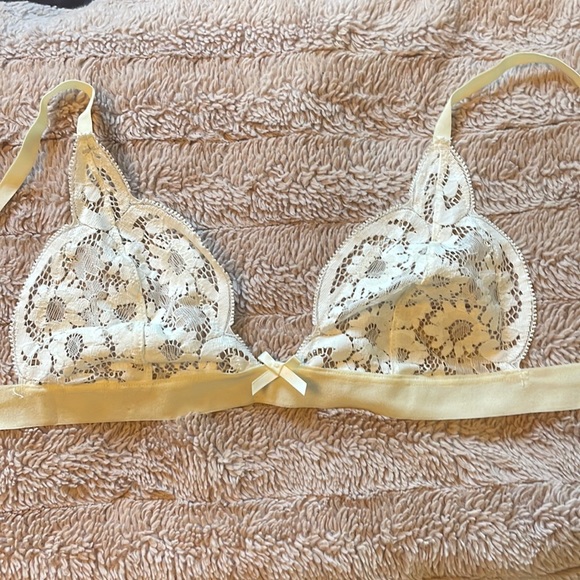 For Love and Lemons 🍋 Lace Bralette - Picture 2 of 5